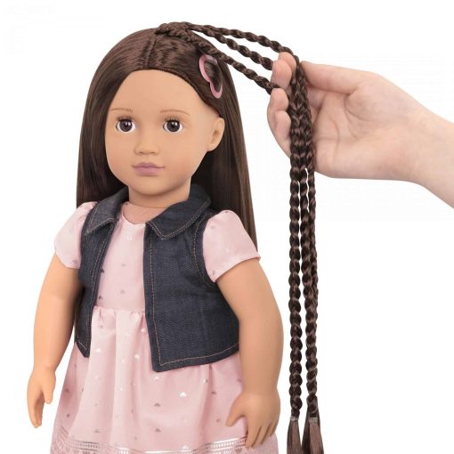 בובה עם צמות לילדים קיילין Kaelyn – הבובה המושלמת לגידול ועיצוב שיער